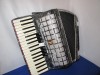 Parrot pearlescent grey 80 bass accordion